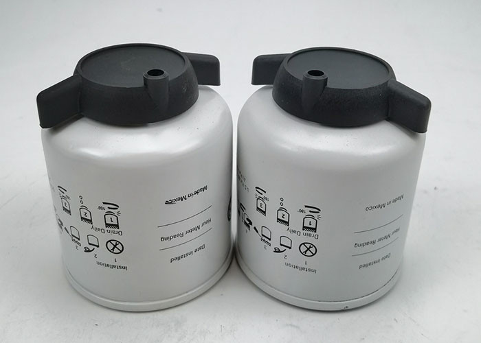 ODM dell'OEM InPolvererialee del filtro del carburante 6667352 dal certificato di iso per l'attrezzatura di filtrazione